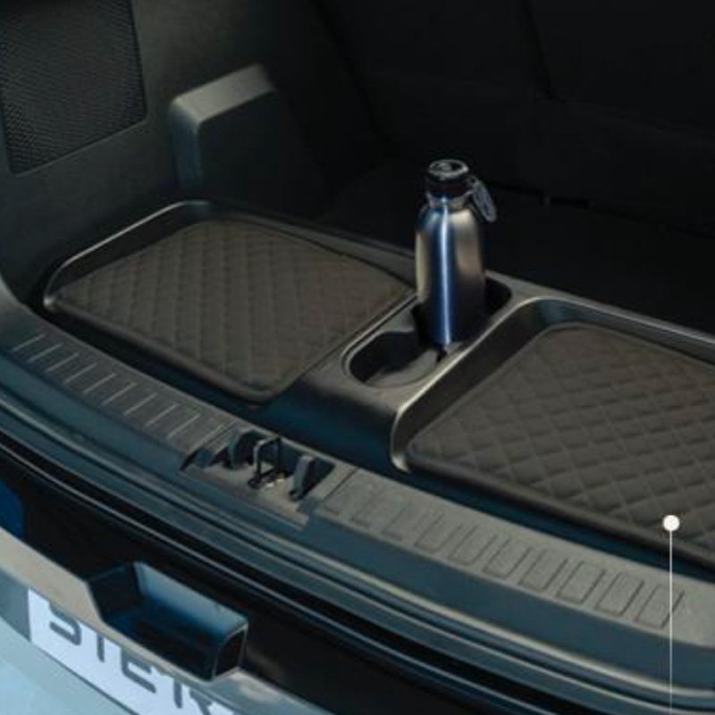 Tail Gate Camping Seat with Cup Holder